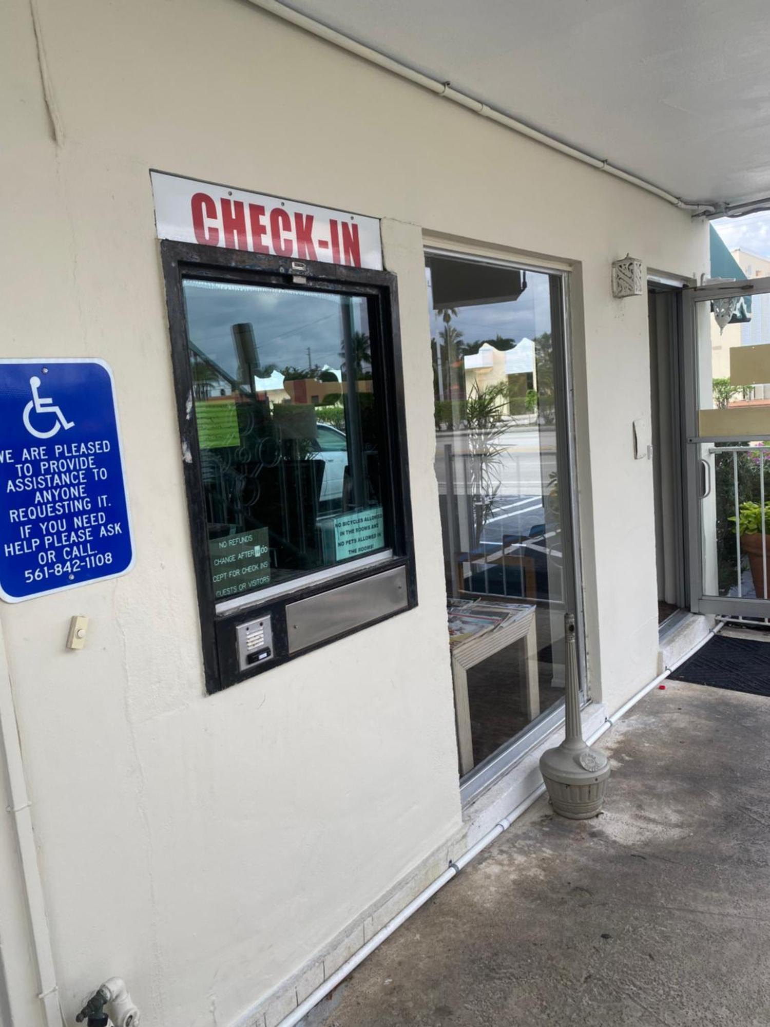 Queens Lodge Motel West Palm Beach Exterior photo